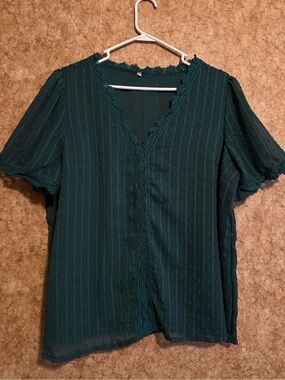 Women’s Green V-Neck Lace Trim Blouse